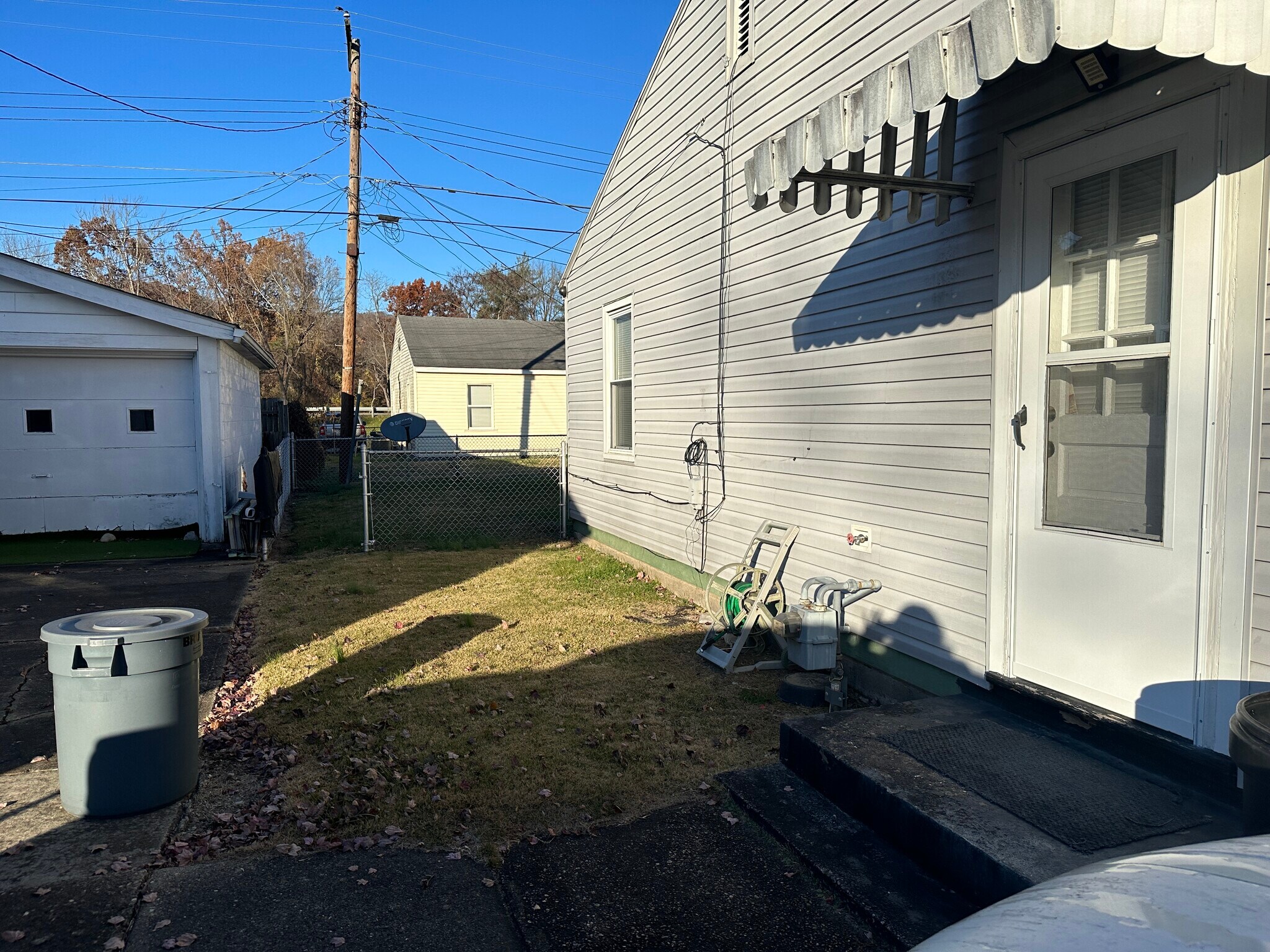 Building Photo - 2622 Knox Ave