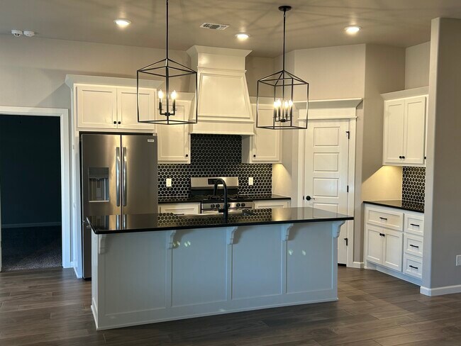 Building Photo - 9101 Poppey Pl