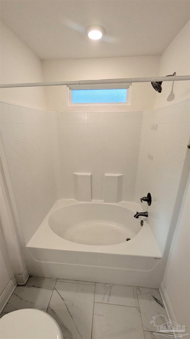 Building Photo - 151 Calvert Oaks Dr