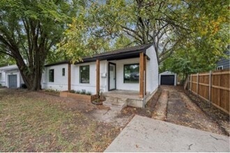 Building Photo - 11446 Lippitt Ave