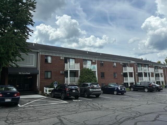Building Photo - 760 Farm Rd