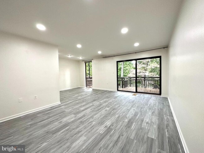 Building Photo - 8119 Inverness Ridge Rd