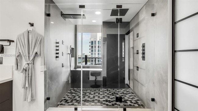 Building Photo - 5875 Collins Ave