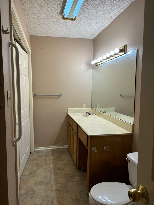 Building Photo - Duplex for Rent!