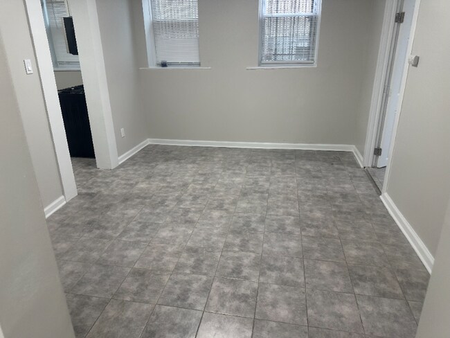 Building Photo - 9 Bentley Ave