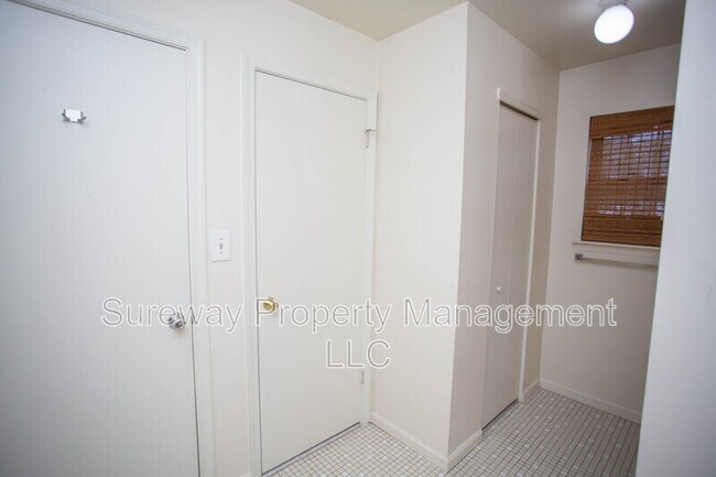 Building Photo - 115 Claire Ct