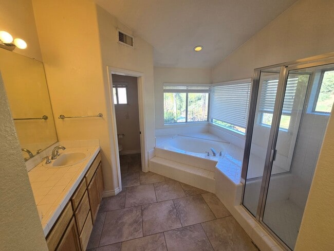 Building Photo - 4 Bedroom House in Penasquitos - 1 Bedroom/Bathroom Downstairs
