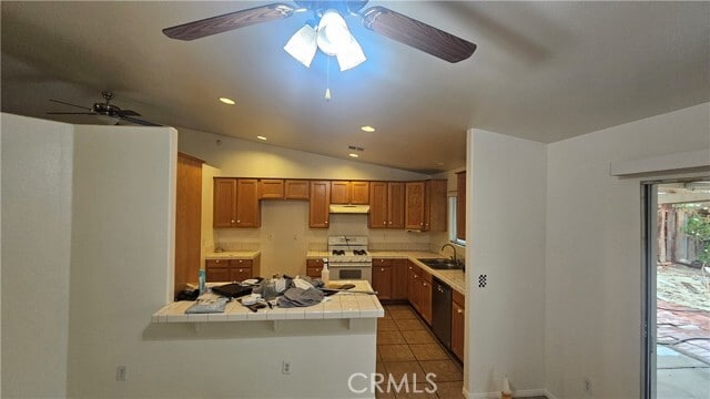 Building Photo - 16528 Avenida Mirola