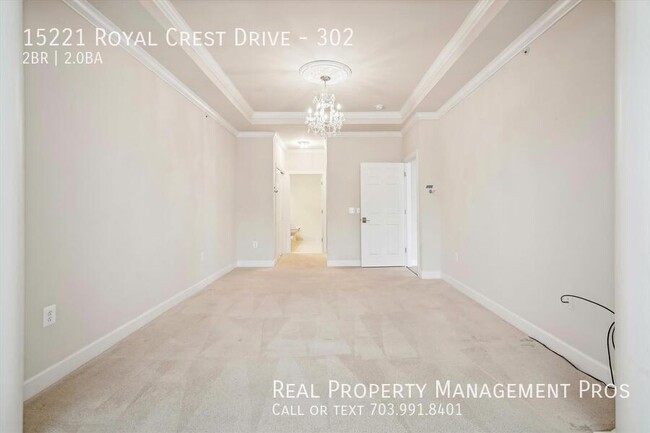 Building Photo - 15221 Royal Crest Dr
