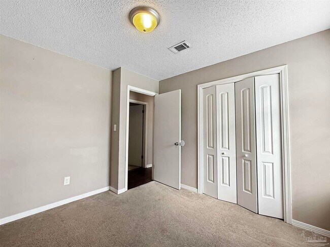 Building Photo - 7524 Sandy Creek Dr