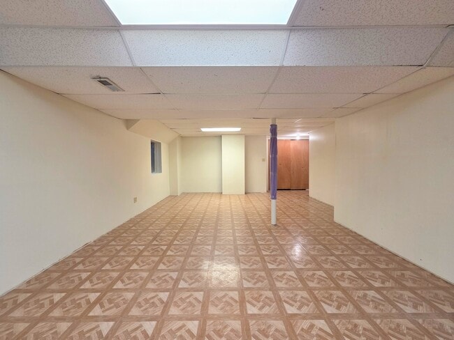 Building Photo - 1013 Meadow Lake Dr