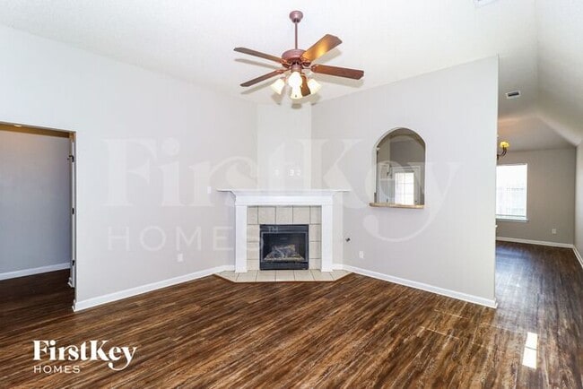 Primary Photo - 10197 Evening Hill Dr