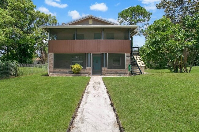 Primary Photo - 2183 Crandon Ave