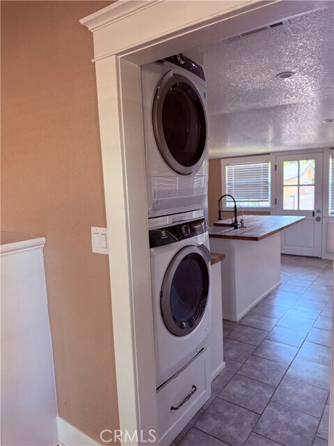 Building Photo - 119 N Cullen Ave