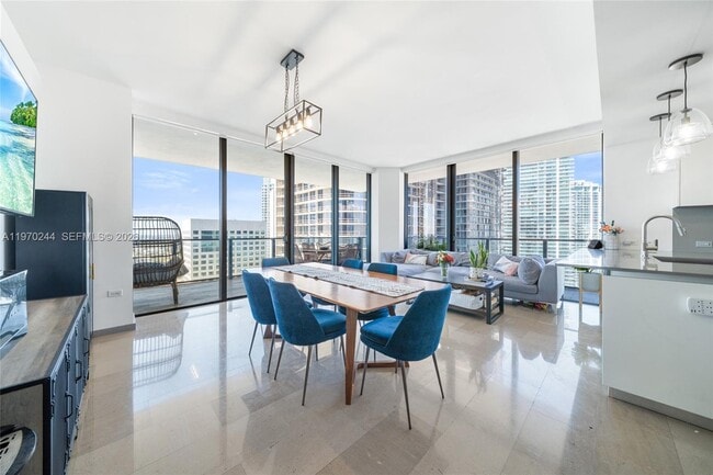 Building Photo - 88 SW 7th St