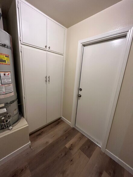 Pantry - adjacent to kitchen - 550 W Lambert Rd