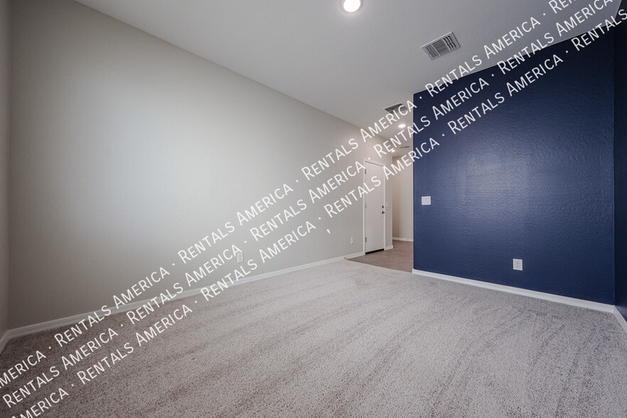 Building Photo - 5612 W Ldg Dr