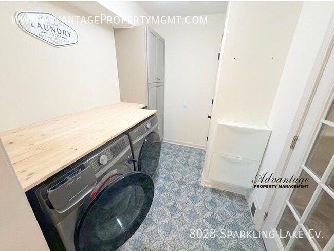 Building Photo - 8028 Sparkling Lake Cove