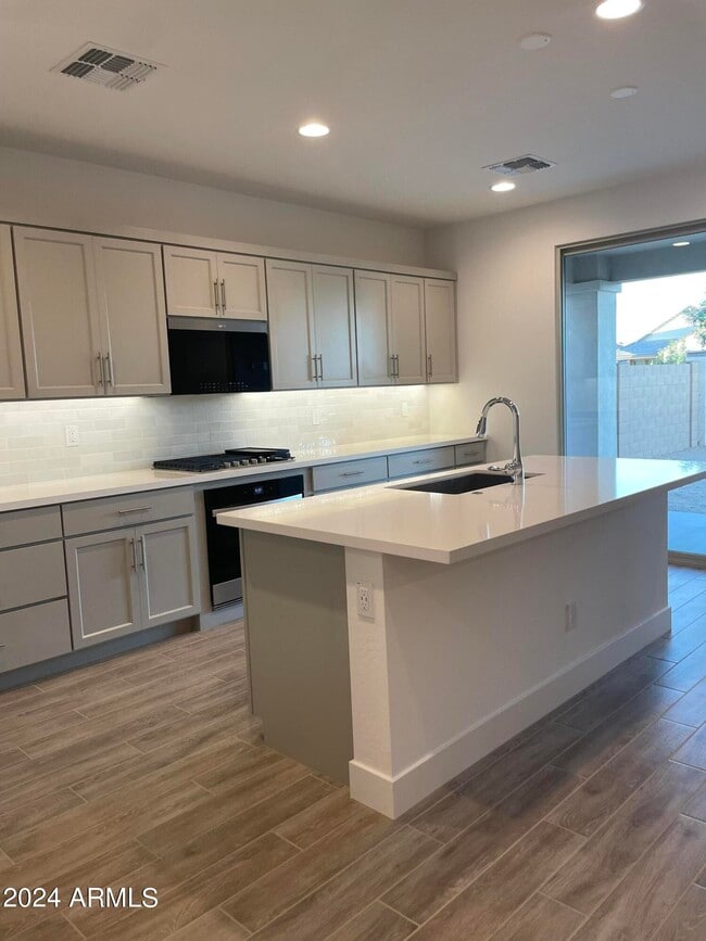 Building Photo - 21289 E Superstition Dr