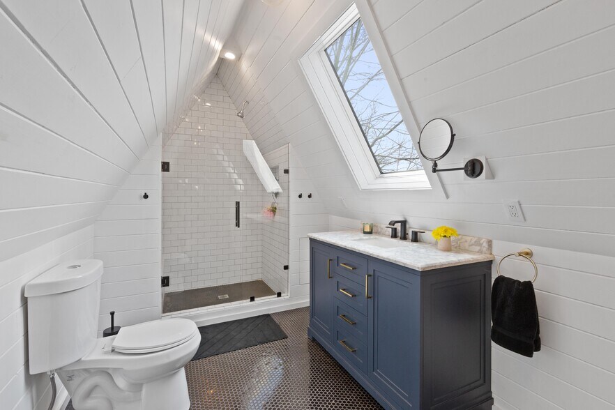 Building Photo - 1531 Vinewood St