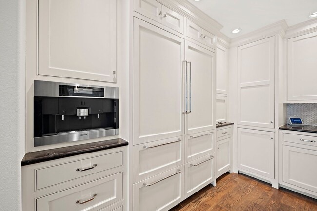 Building Photo - 4Bd/4.5Ba Medina House