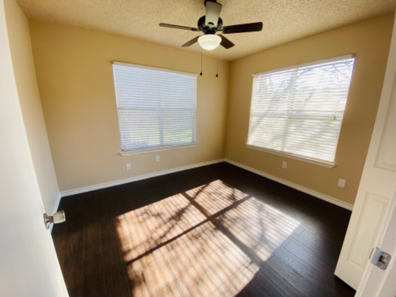 Building Photo - 103 Hughson Ct