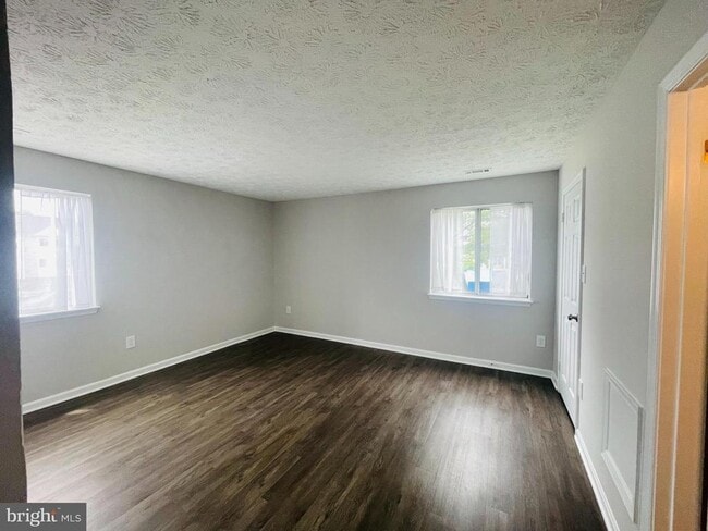 Building Photo - 2137 Wainwright Ct