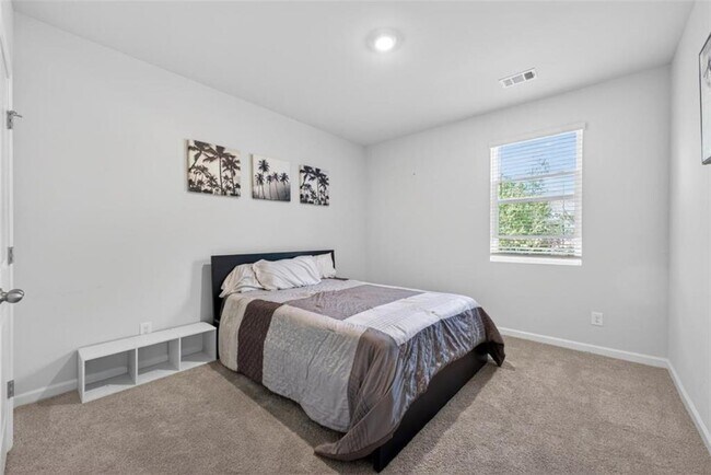 Building Photo - 7566 Jennadee Dr