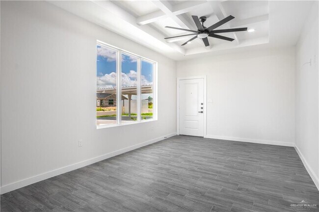 Building Photo - 2104 E Viviana St