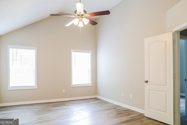 Building Photo - 4976 Wolfcreek View