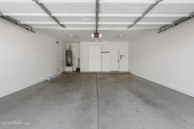 Building Photo - 1531 Essex Way