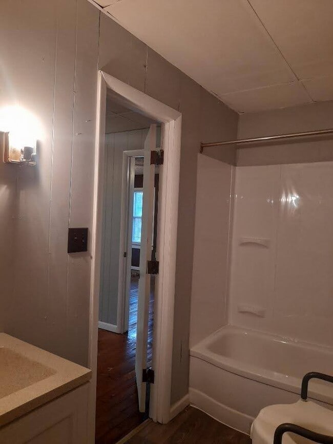 Building Photo - 4415 Askew Ave