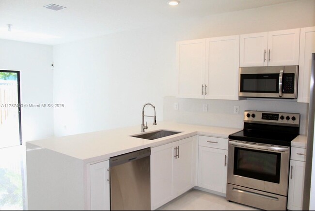 Building Photo - 28738 SW 134th Ct