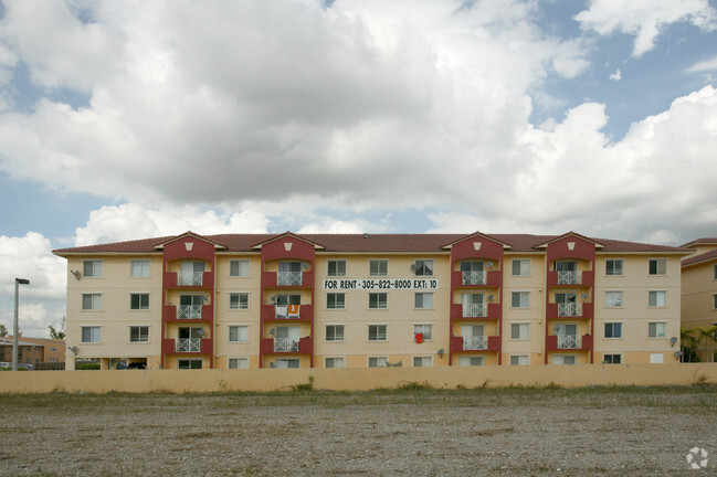 Building Photo - Ibis Villas