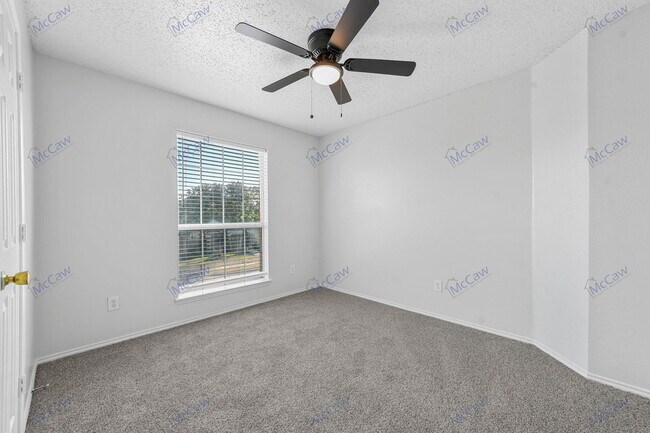 Building Photo - 1403 Marblecrest Dr