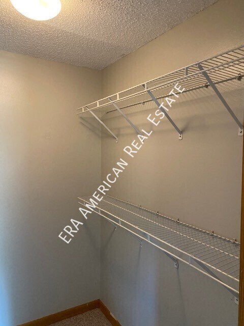 Building Photo - Move in Special!