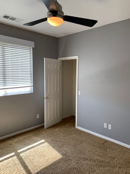 Building Photo - 84126 Canzone Dr