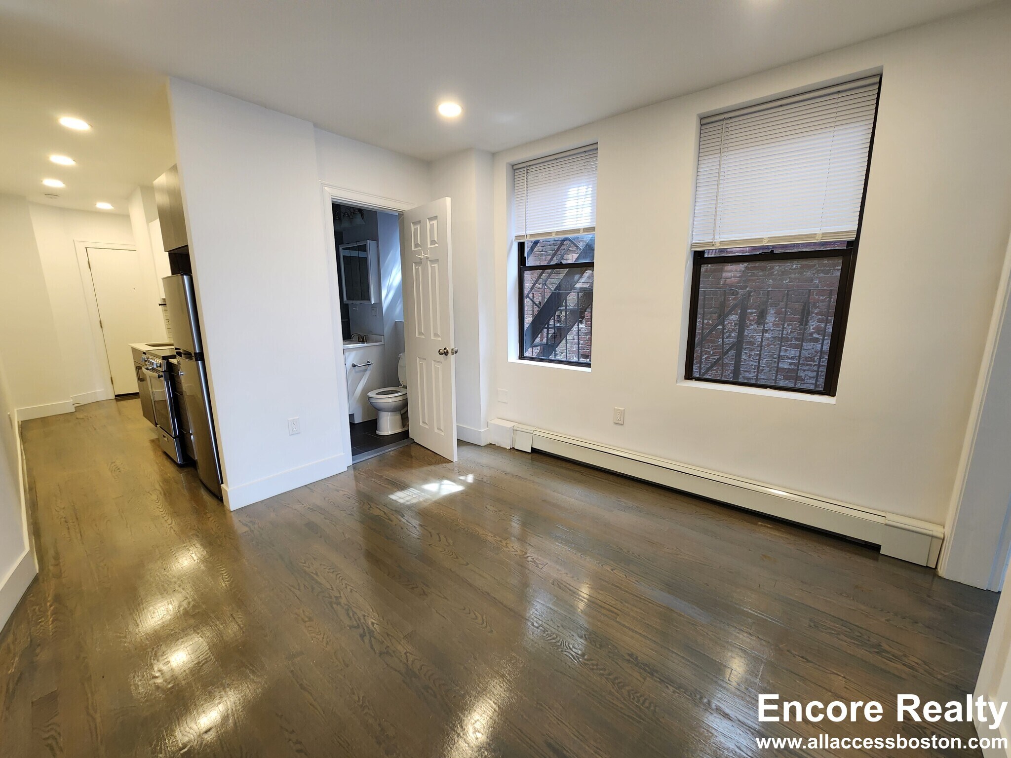 Building Photo - 44 Joy St