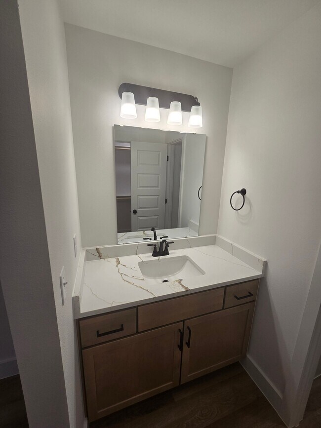 Building Photo - 2631 Elstar Ct