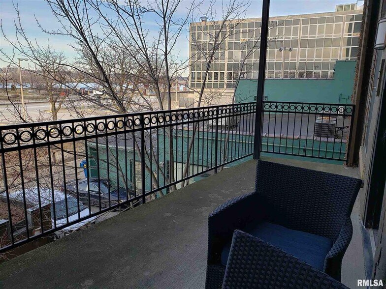 Building Photo - 1623 2nd Ave