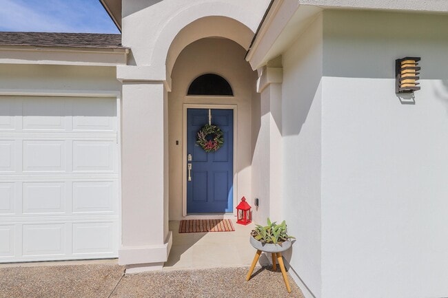 Building Photo - 306 Cinnamon Teal Loop