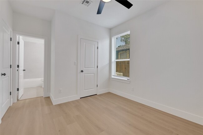 Building Photo - 2619 Delafield St