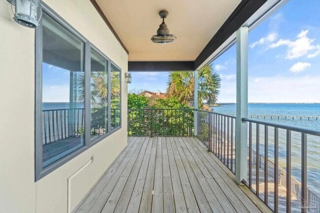 Building Photo - 32 Baybridge Dr