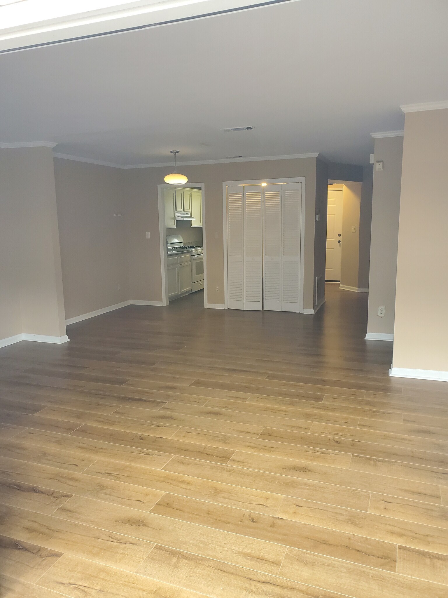 Living room and dining - 3 - 2388 Cove Rd