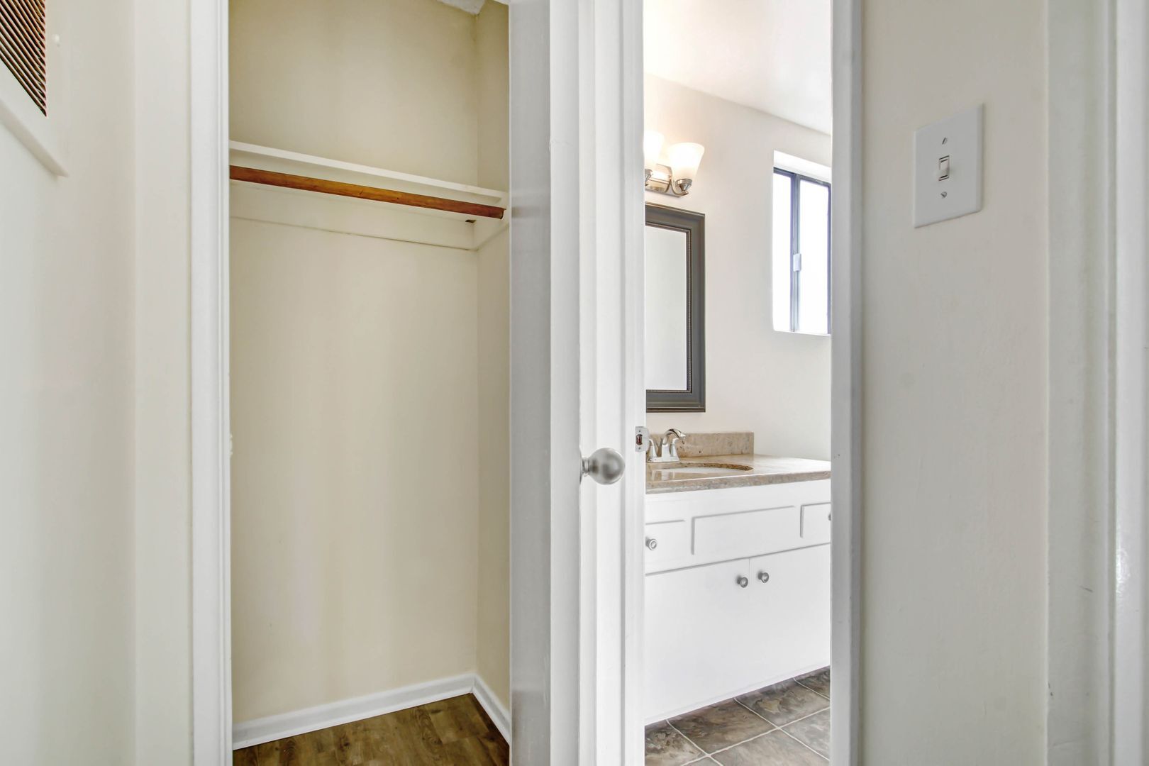 Building Photo - 1550 S Saltair Ave