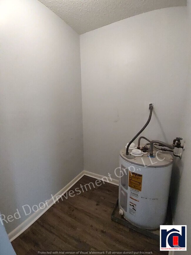 Building Photo - Cozy 1 Bedroom 1 Bath~Leesburg~