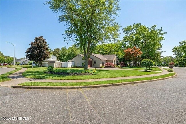 Building Photo - 3BR Toms River Home with Pool and Fenced Yard
