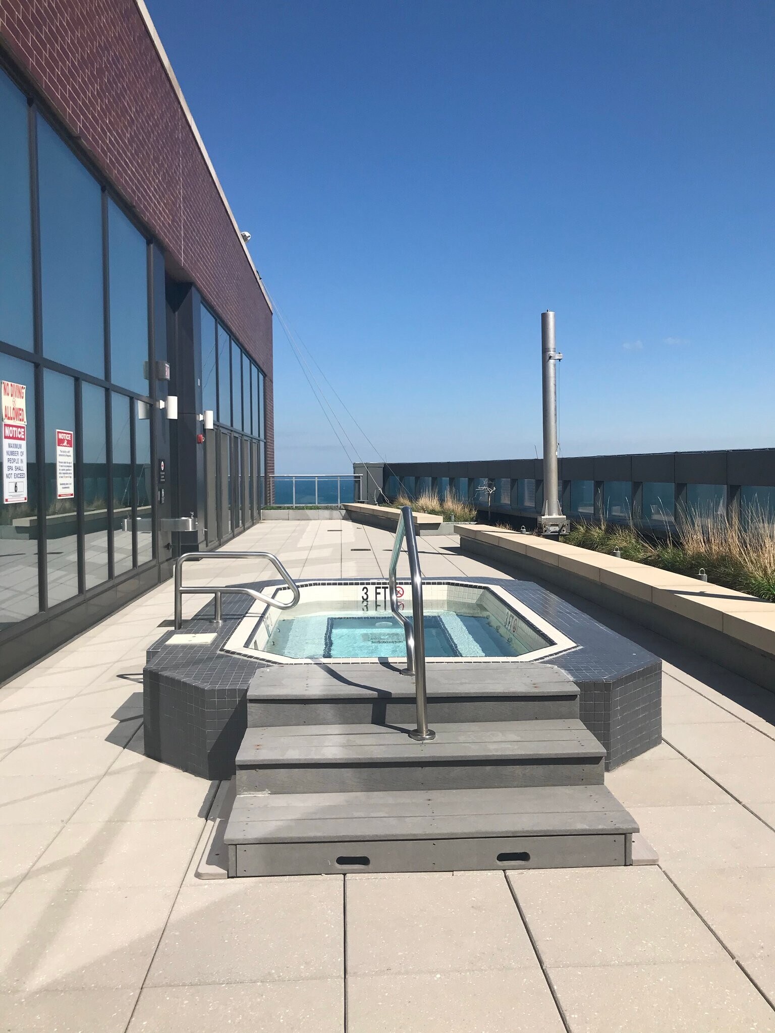 Building Photo - 450 E Waterside Dr