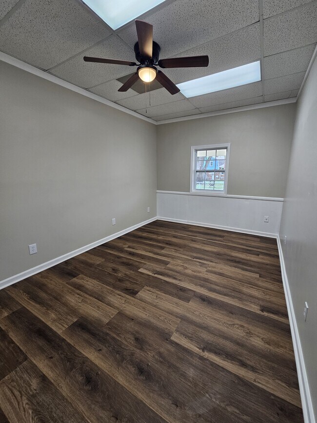 Building Photo - 1198 Holly Springs Rd