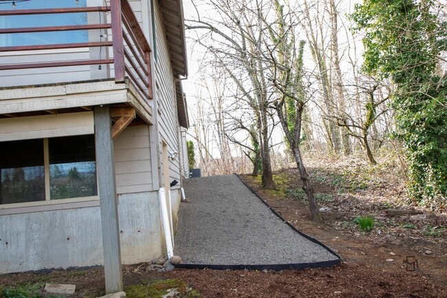 Building Photo - 20375 NE Lakeside Dr